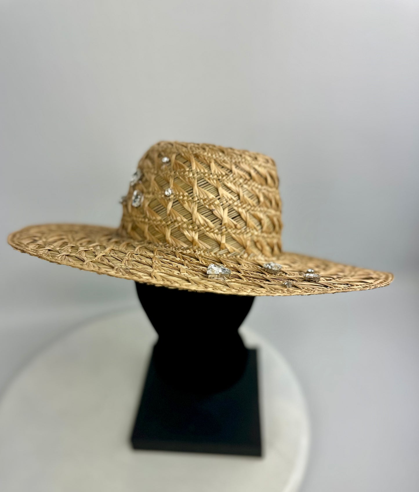 LILLIANA Wide Brimmed Straw m Hat