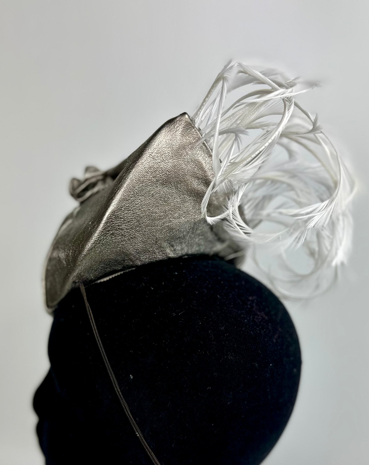 PRUDENCE Leather Percher