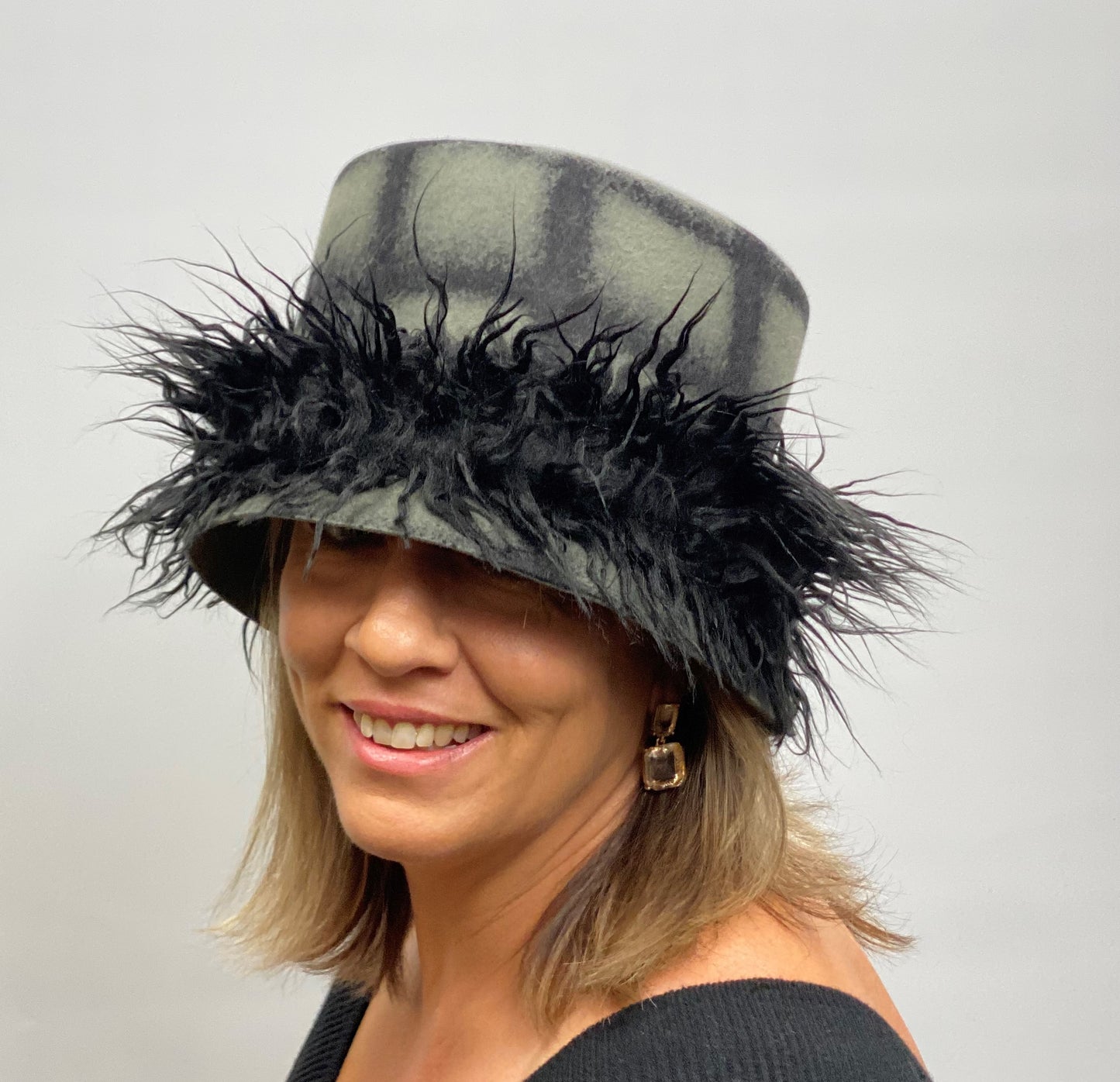 HUNTER Felt Cloche Hat Grey and Black Fur Trim