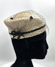 Load image into Gallery viewer, JEAN Straw Beret
