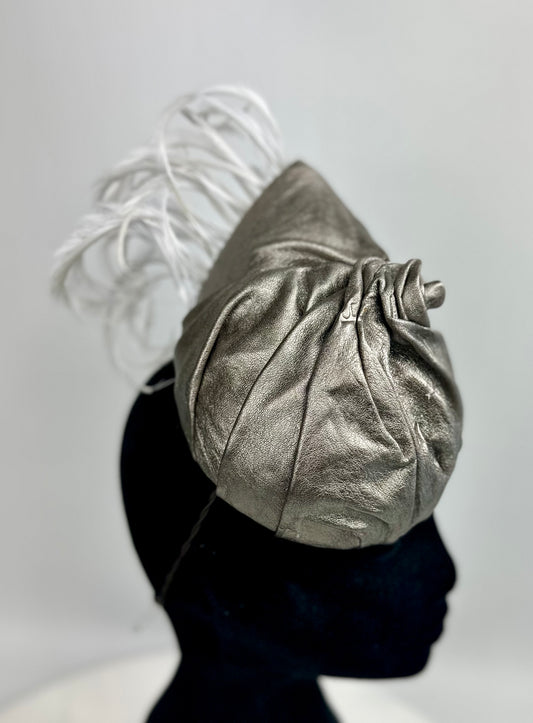 PRUDENCE Leather Percher