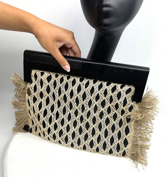 PENNY Patterned Straw Clutch