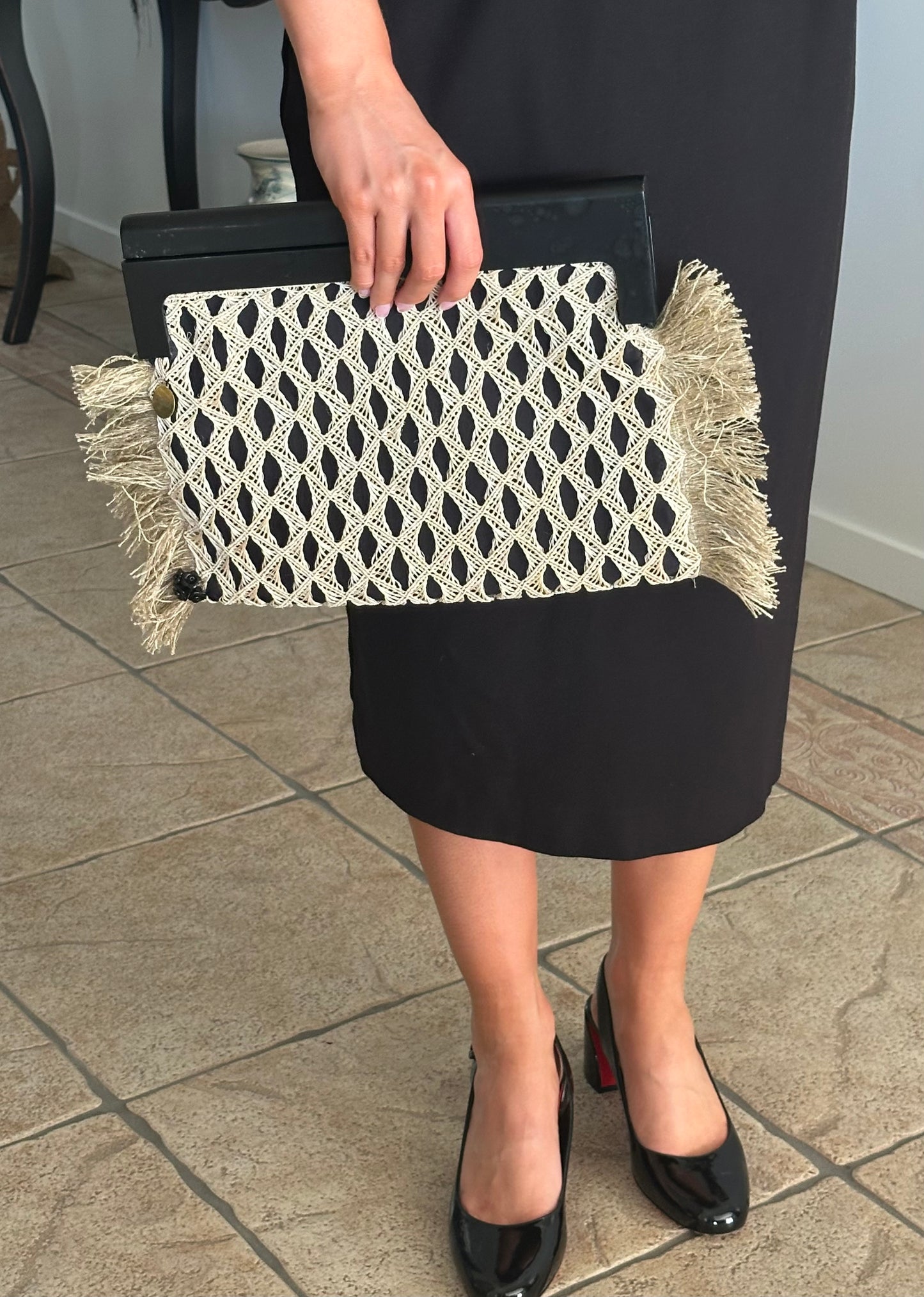 PENNY Patterned Straw Clutch