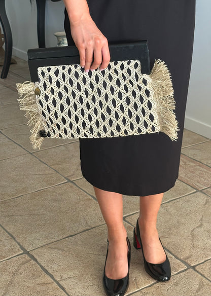 PENNY Patterned Straw Clutch