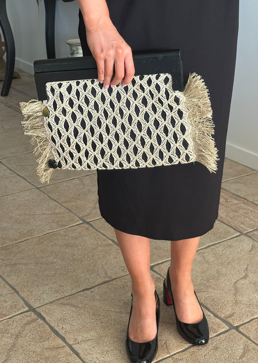 PENNY Patterned Straw Clutch