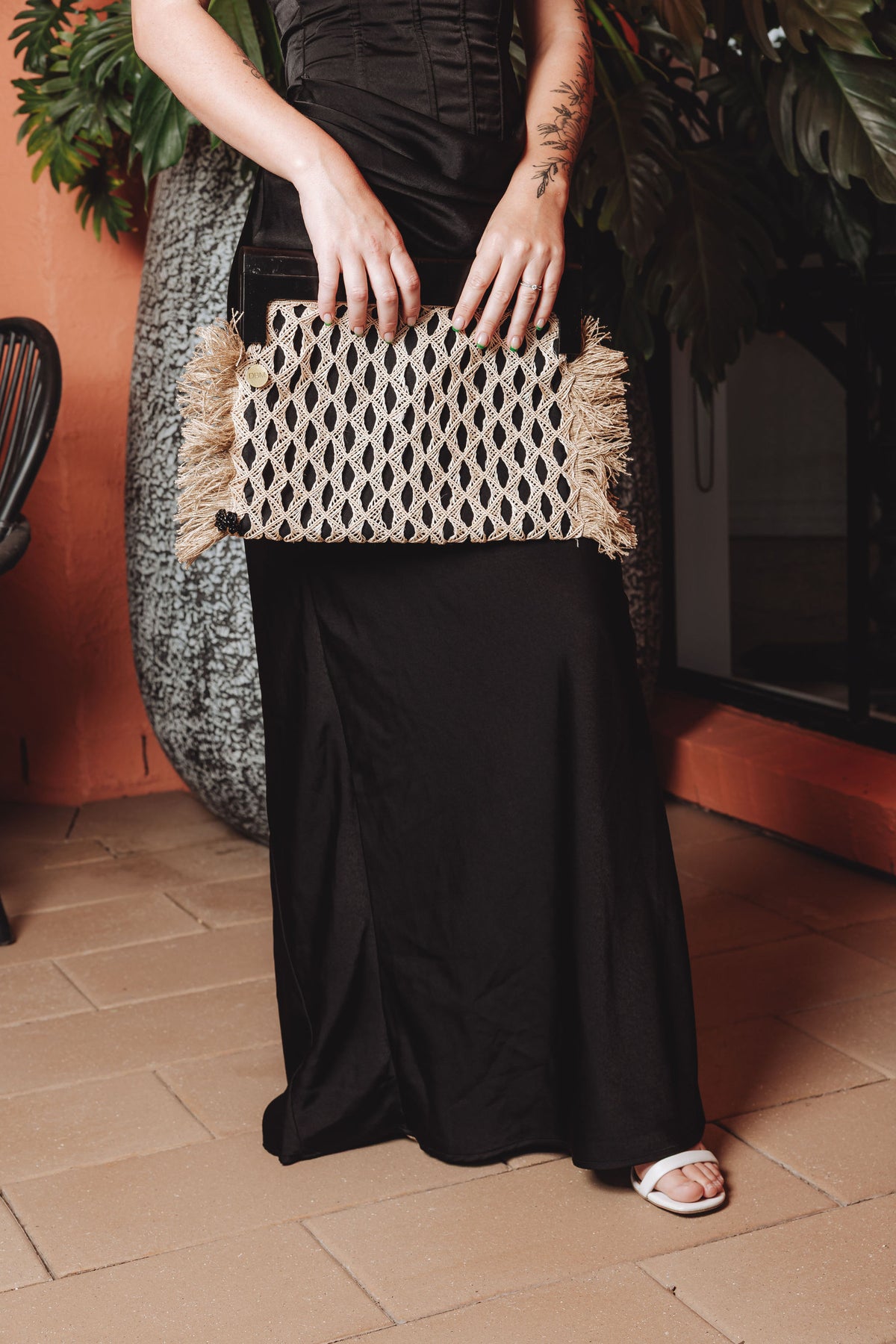 PENNY Patterned Straw Clutch