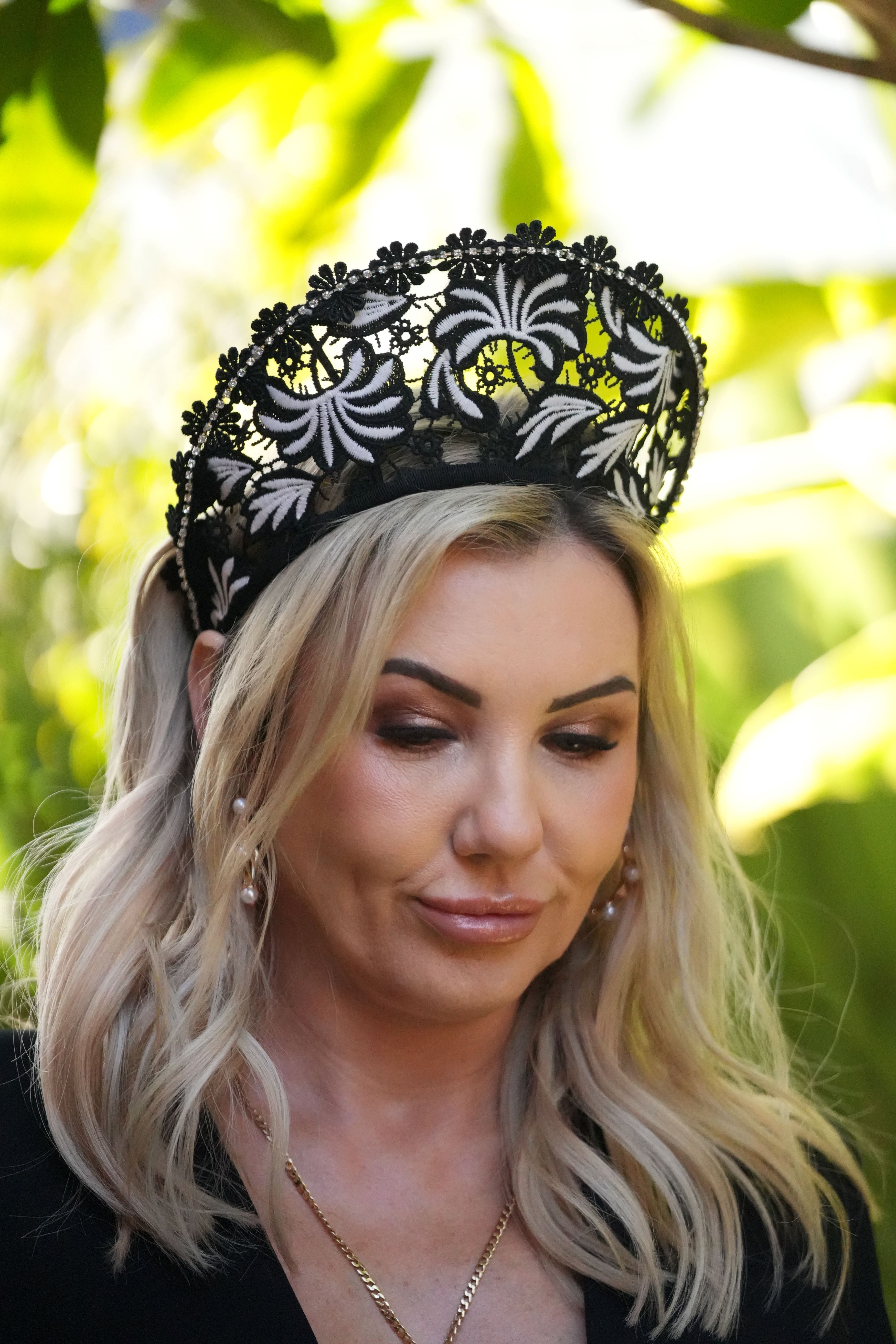 VERA Lace Crown