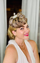 Load image into Gallery viewer, GENEVIVE Feather Flower Hat
