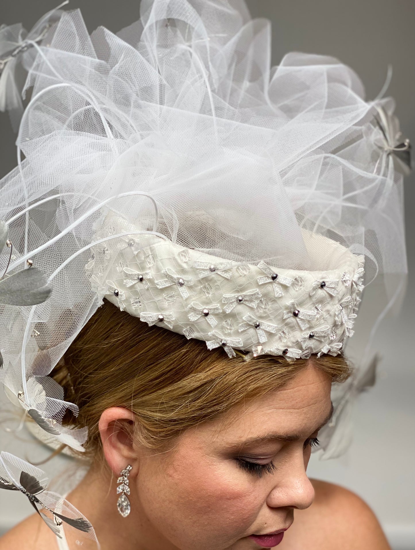 LEDA White Tulle Bridal Headpiece  Race Hat